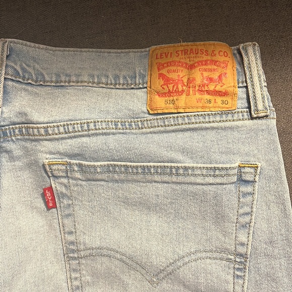 Levi’s - Picture 3 of 3